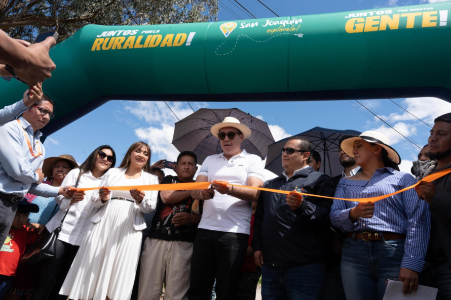 La Corporación Municipal, a través de la empresa pública ETAPA EP, cumple con más obras para Cuenca como parte de las 101 propuestas del alcalde Cristian Zamora, a través de la dotación de obras de alcantarillado sanitario y conexiones de agua potable para varias familias del sector La Florida – Sendero Ecológico de la parroquia San Joaquín.