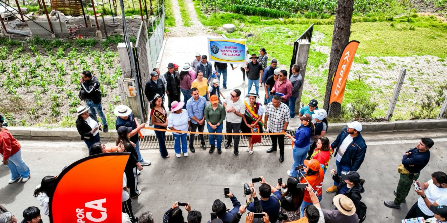 La Corporación Municipal, a través de la empresa pública ETAPA EP, inaugura más obras para Cuenca.  Las 101 propuestas del alcalde Cristian Zamora se cumplen a través de la dotación de alcantarillado sanitario y conexiones de agua potable para más de 100 familias del sector de Negas II y Santa María Cochapamba - Apangoras Alto, de la parroquia Llacao.