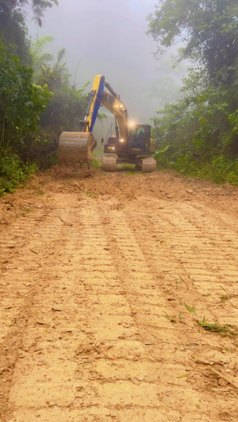 Con el objetivo de reducir riesgos y proteger a las comunidades y la infraestructura pública ante posibles eventos climáticos asociados al fenómeno de El Niño, la Alcaldía de Cuenca, a través de las direcciones de Obras Públicas y Gestión de Riesgos, ejecuta acciones de prevención y mitigación en diferentes sectores urbanos y rurales del cantón.