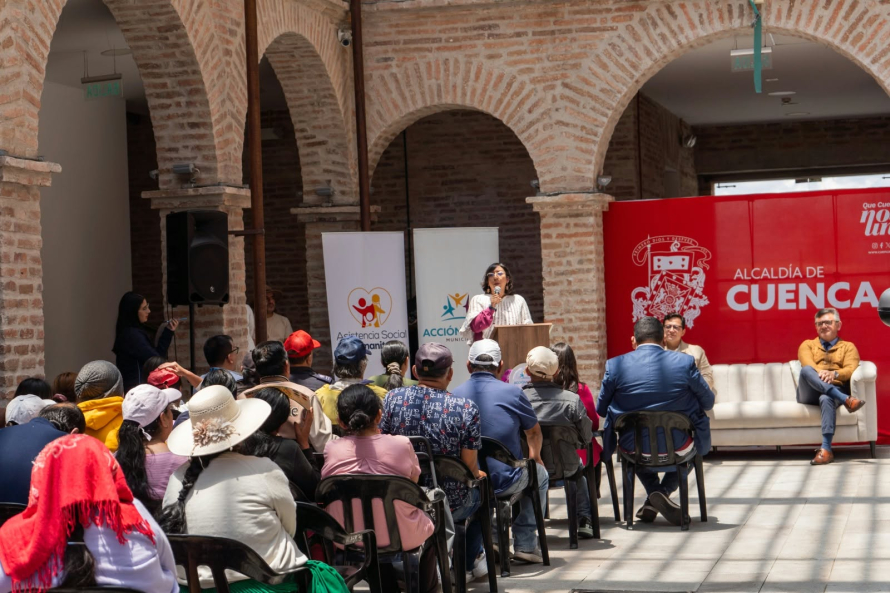 La Alcaldía de Cuenca destinó USD 52.074,46 para la adquisición de insumos de asistencia social y humanitaria, como parte de las acciones de prevención y preparación ante posibles efectos del fenómeno de El Niño.